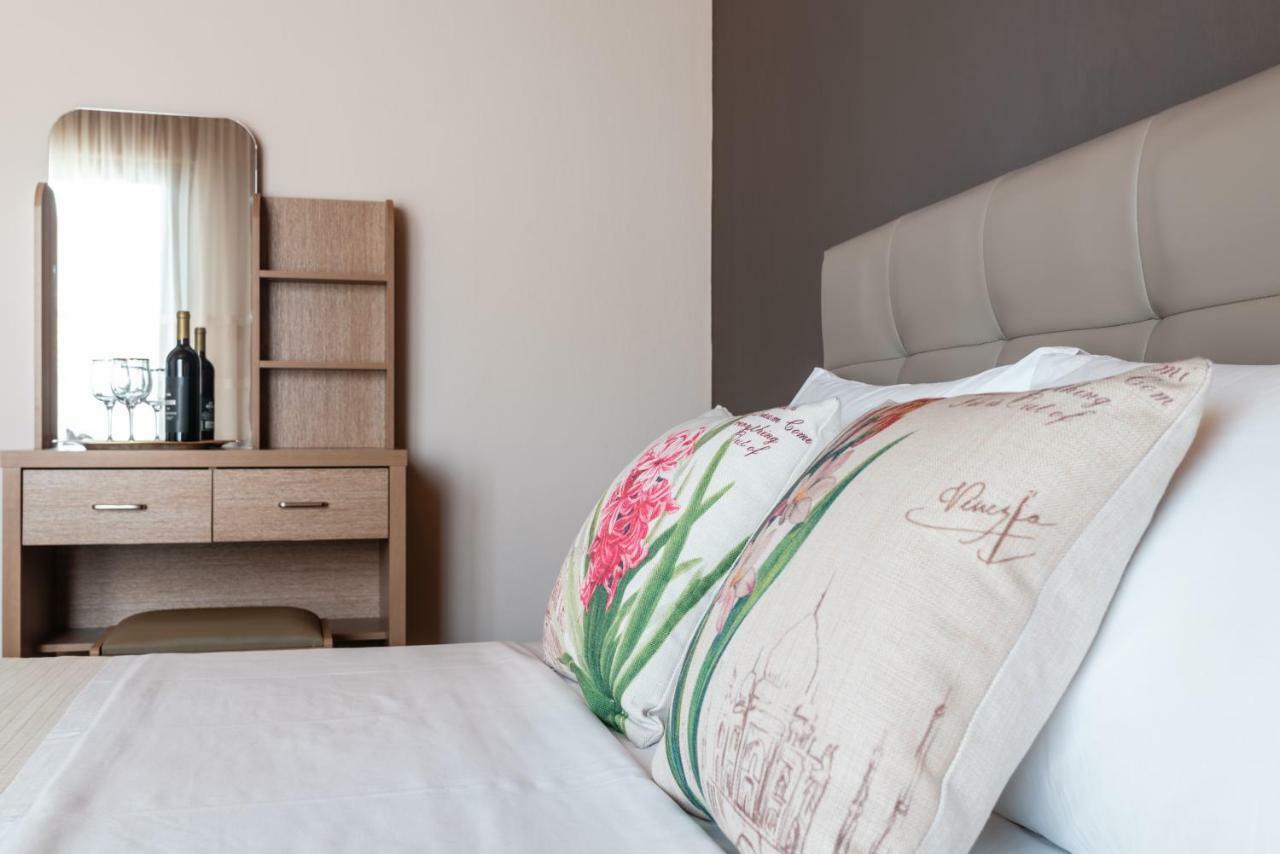 Roxanne'S Home Liménas Eksteriør bilde